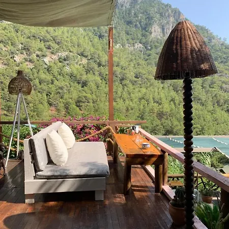 Bamboo With Sea View In Kabak Bay, Oeluedeniz מלון